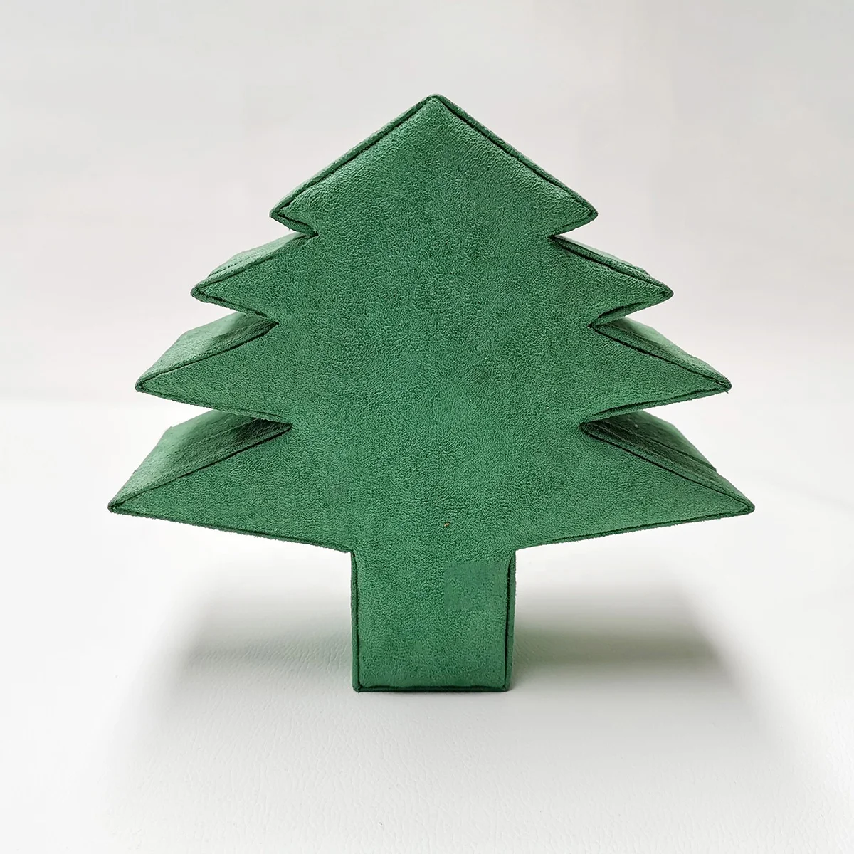 Fancy Christmas-Tree Shape Mini Velvet Chocolate Packaging Gift Box with Red Lining  for Snicker Chocolates