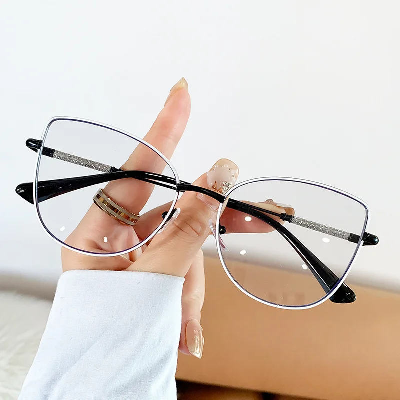 2024 New fashion Cateye luxury Metal eyeglasses frame photochromic photogray anti blue light glasses woman girls