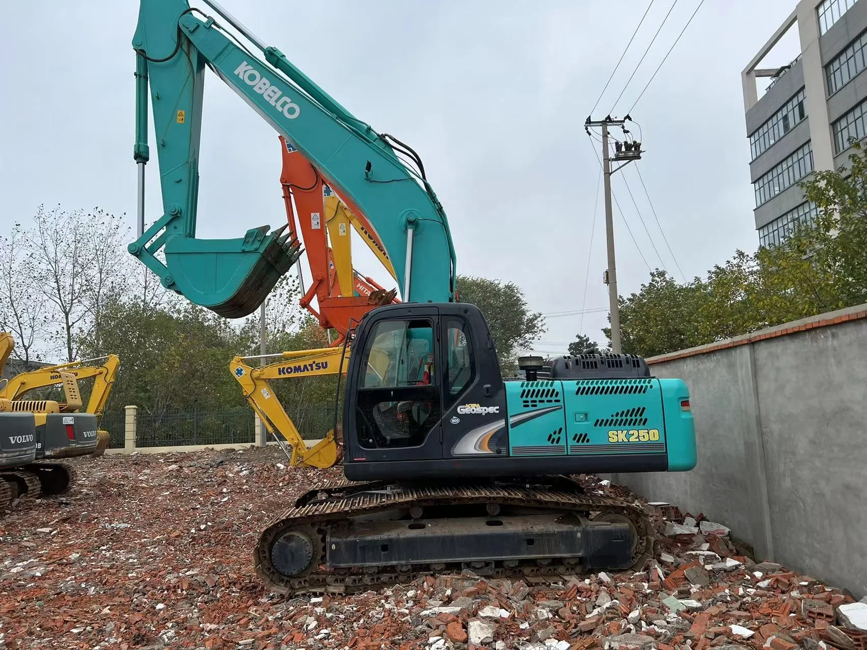 Good Running Condition automation Japan Original KOBELCO SK200 SK210 SK220 SK230 SK240 SK250 SK260 SK270 SK280 Used Crawler Exca