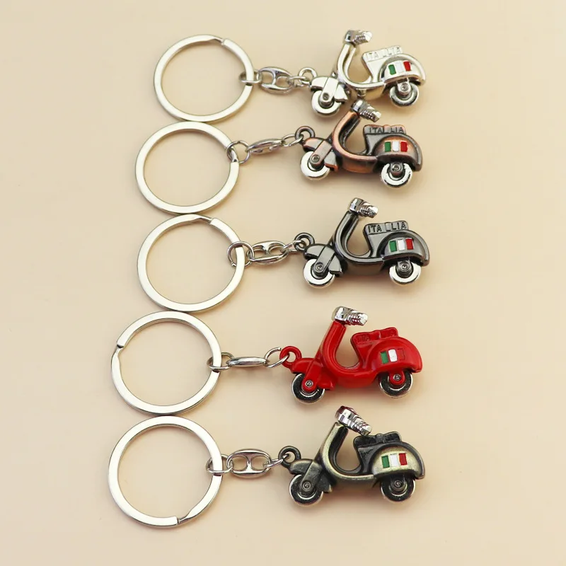 Creative cool motorcycle pendant simulation electric car modeling keychain racer commemorative small giftskeychains key rings