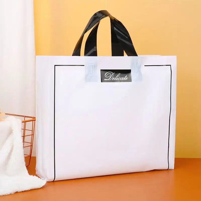 China Supplier Wholesale Durable Waterproof Shopping Gift Clothing Packaging Plastic Bags