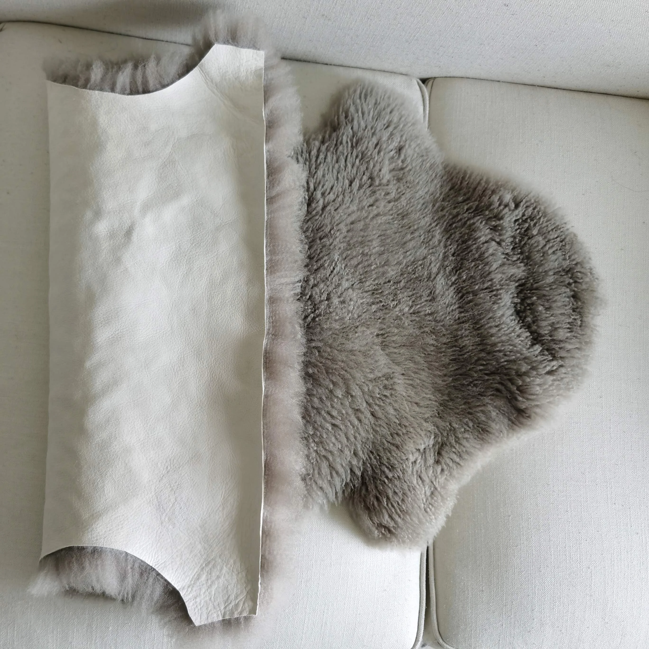 100% Real Sheepskin Fur Rugs Slightly Curly High-end Cozy Country Style Furry Shaggy Sheep Skin Fur Carpets ECO-TAN Fur Mat