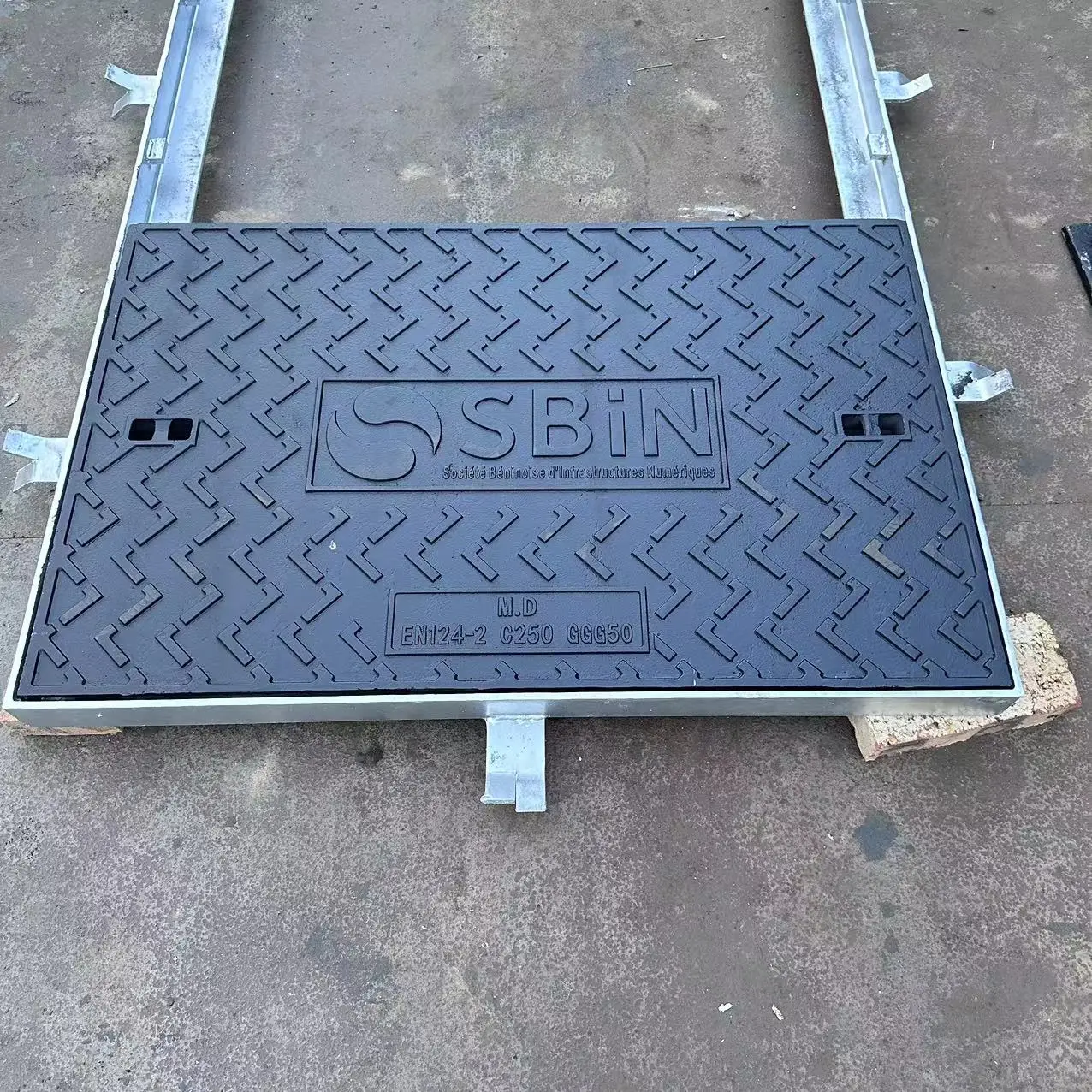 Marine manhole hatch cover Square septic tank manhole cover d400en124 manhole cover