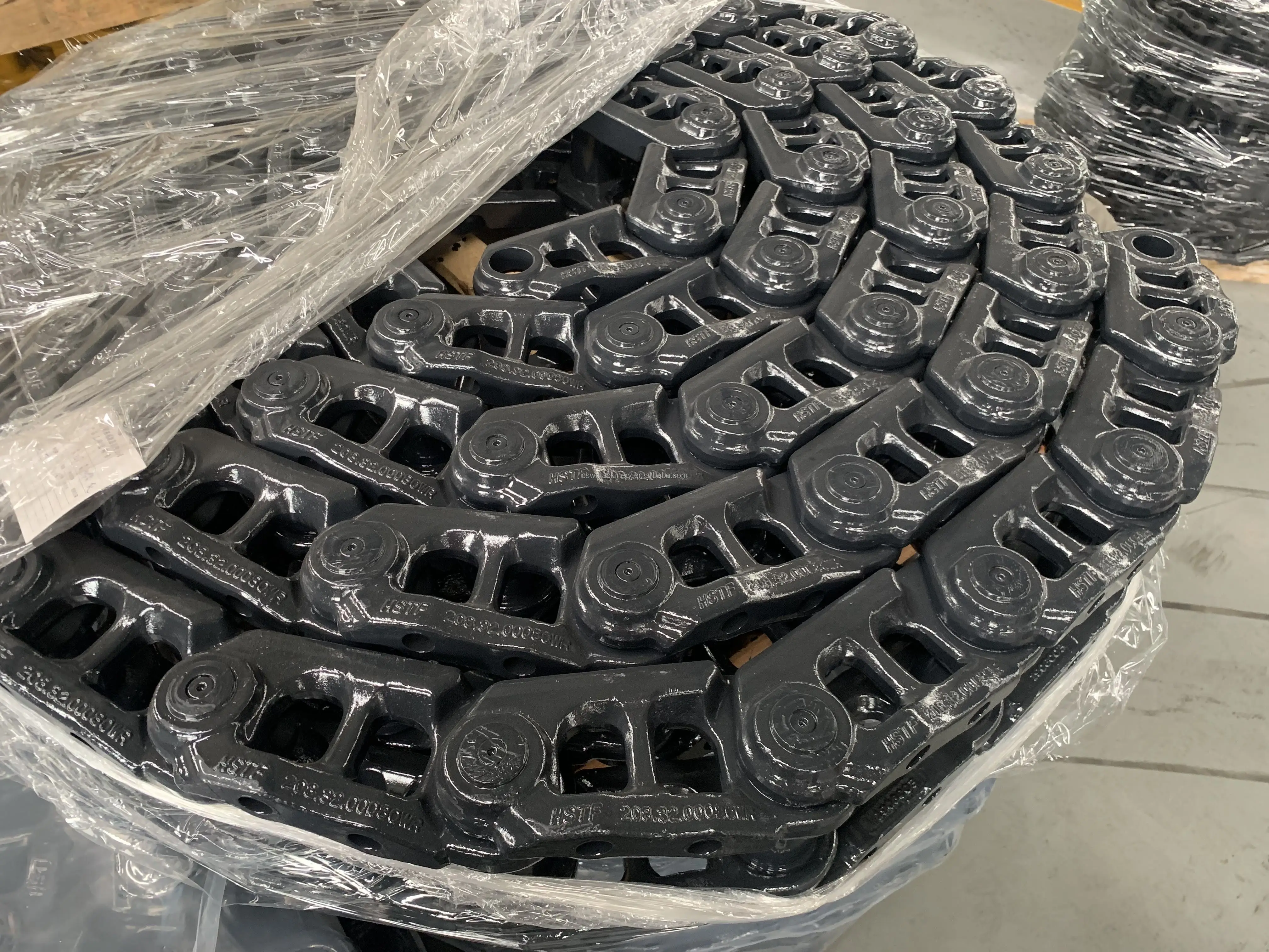 Excavator Track Link Assy for Doosan Daewoo DH450 2272-9402 Dozer Track Chain Undercarriage Parts Wheel Backhoe Spare