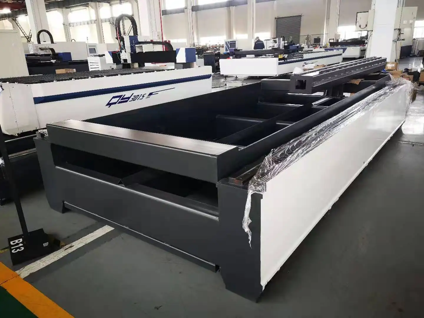 hot sale 2040 1.5kw cheap laser cutter chinese galvanized sheet cutting laser cutting machine
