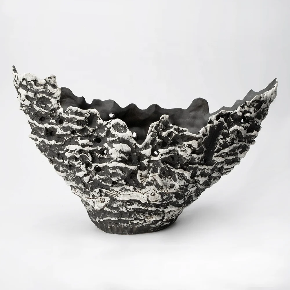Wholesale Modern Hotel Decoration Accessories Black Irregular Ceramic Fruit Bowl Ornaments