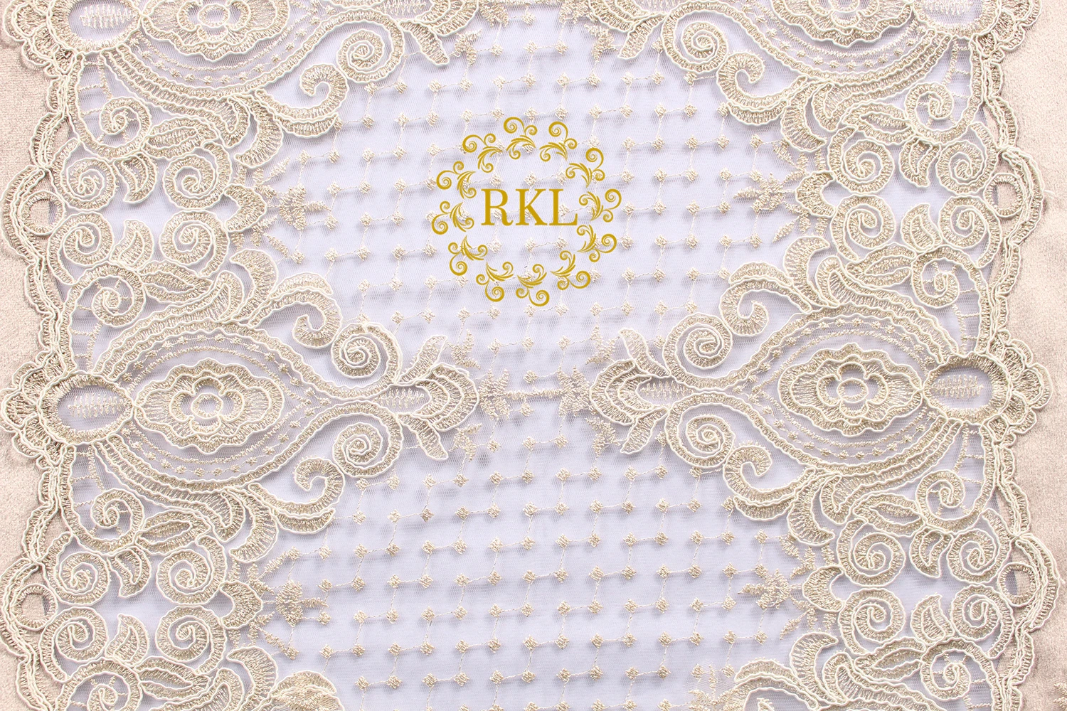 Luxurious Wedding table decor Lace center piece Velvet table cloth Wedding Table Cover