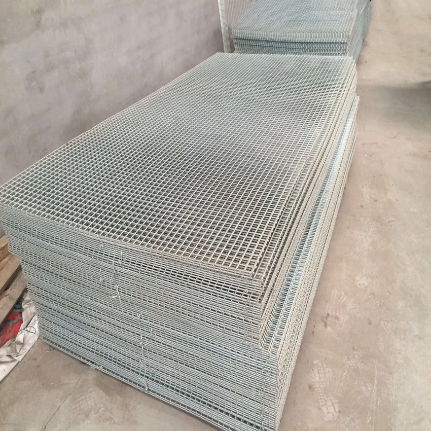 Hot Dipped Galvanized Fencing Iron Netting 10 Gauge Welded Wire Mesh Rolls For Farm Use