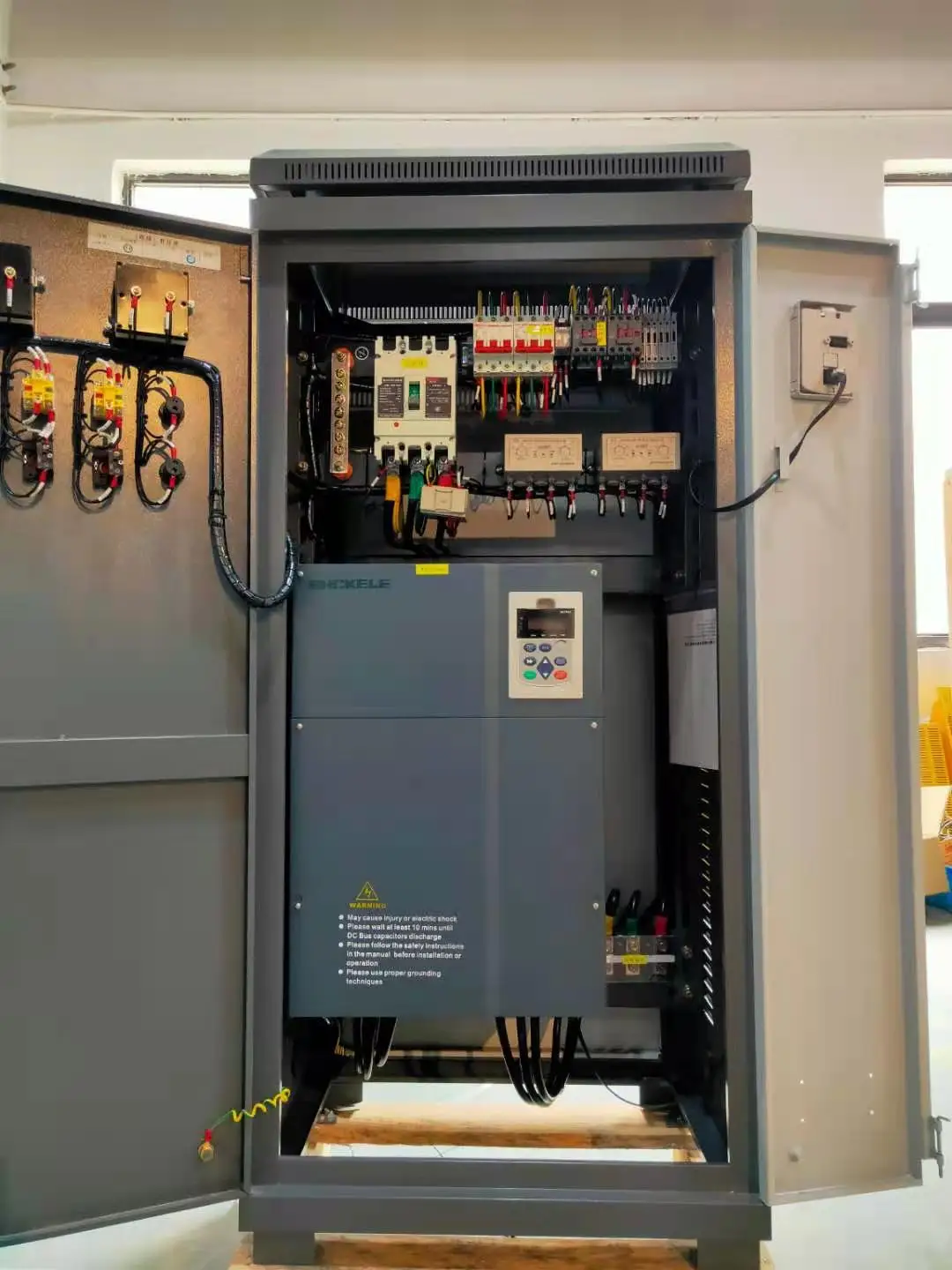 China suppliers three phase 380V 90KW 50HZ 60HZ frequency converter VFD/VSD/frequency inverter for AC motor