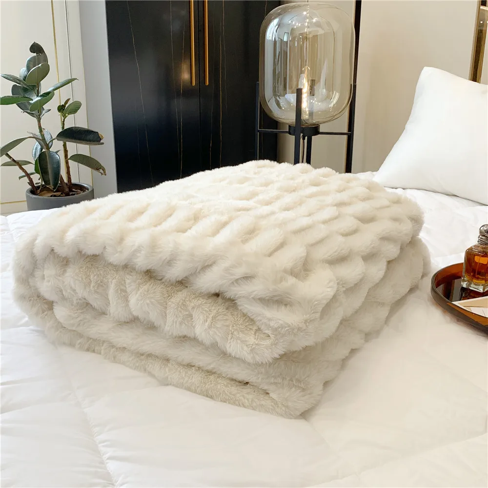 Lightweight Faux Fur Throw Blanket Super Soft Warm Fluffy Plush Sleeping Blanket For Bed