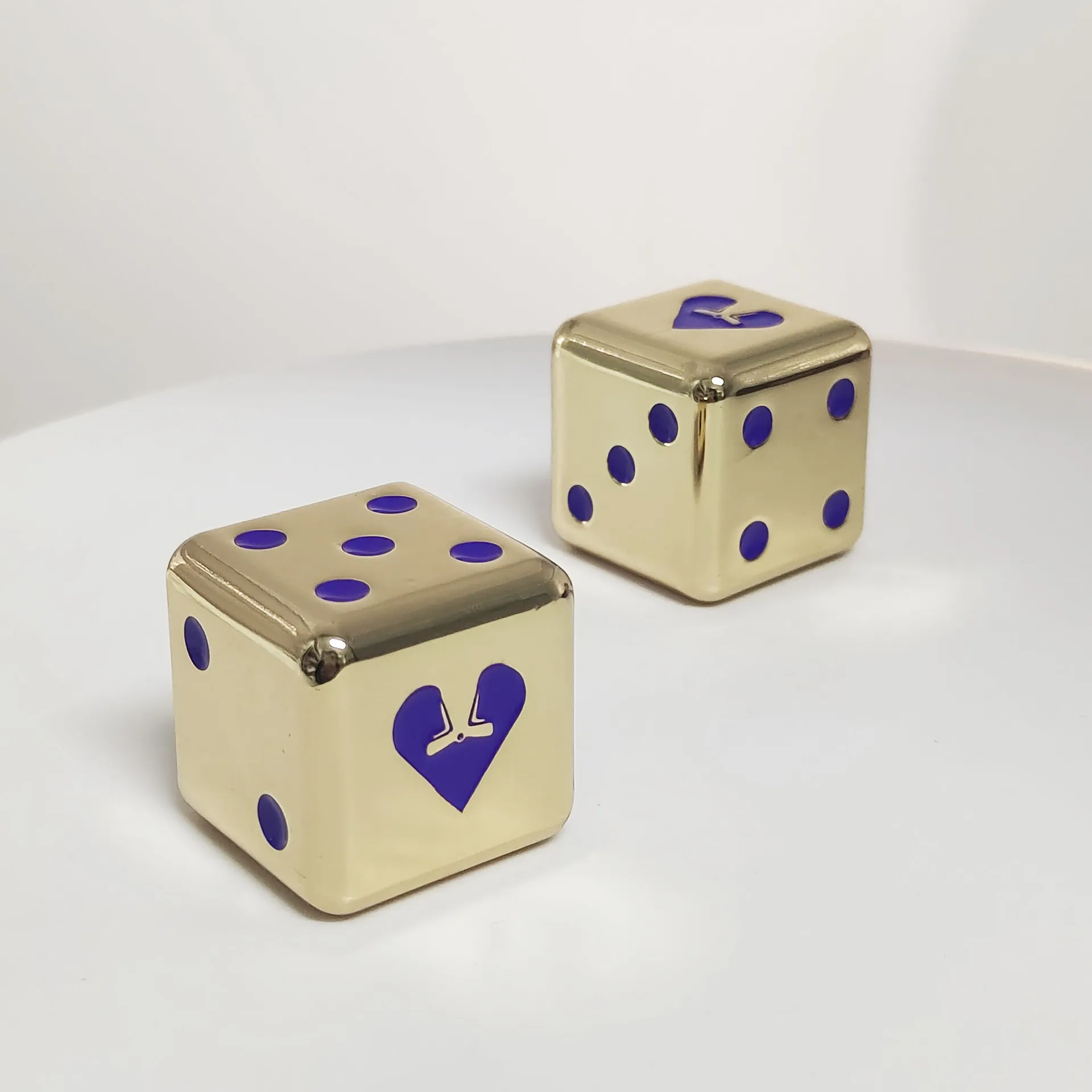 2024 New Product Wholesale Manufacturing Christmas Gifts Metal Customize Pattern Dice Custom Fuzzy Dice Logo Chrome dice