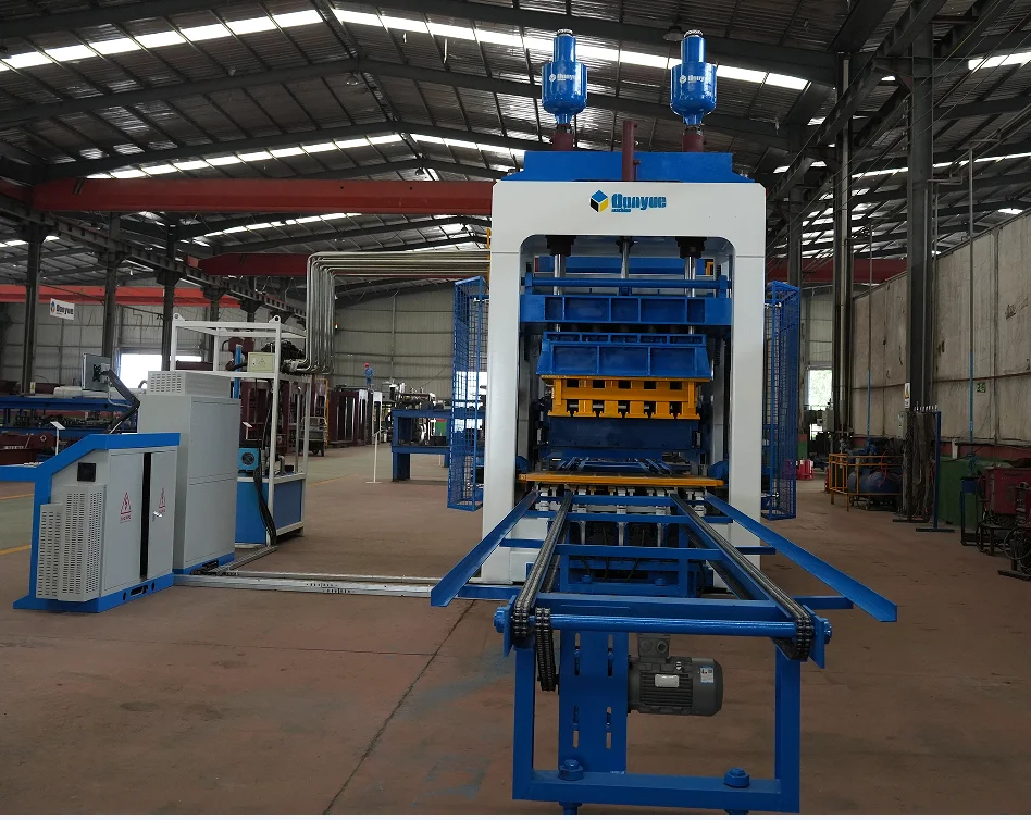 Qt18-15 High Capacity Concrete Block Making Machine Brick Palletizer Bricks Making Machine Block Cuber