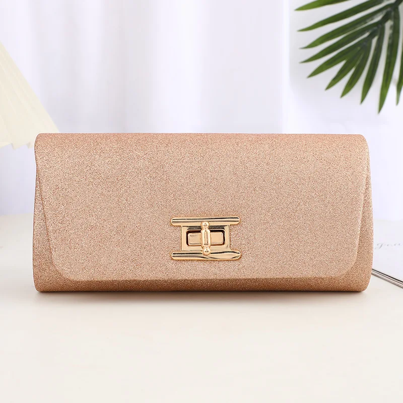 Темперамент: элегантная однотонная сумка на цепочке для вечеринки помады воздушной подушки хранения с магнитной застежкой квадратная