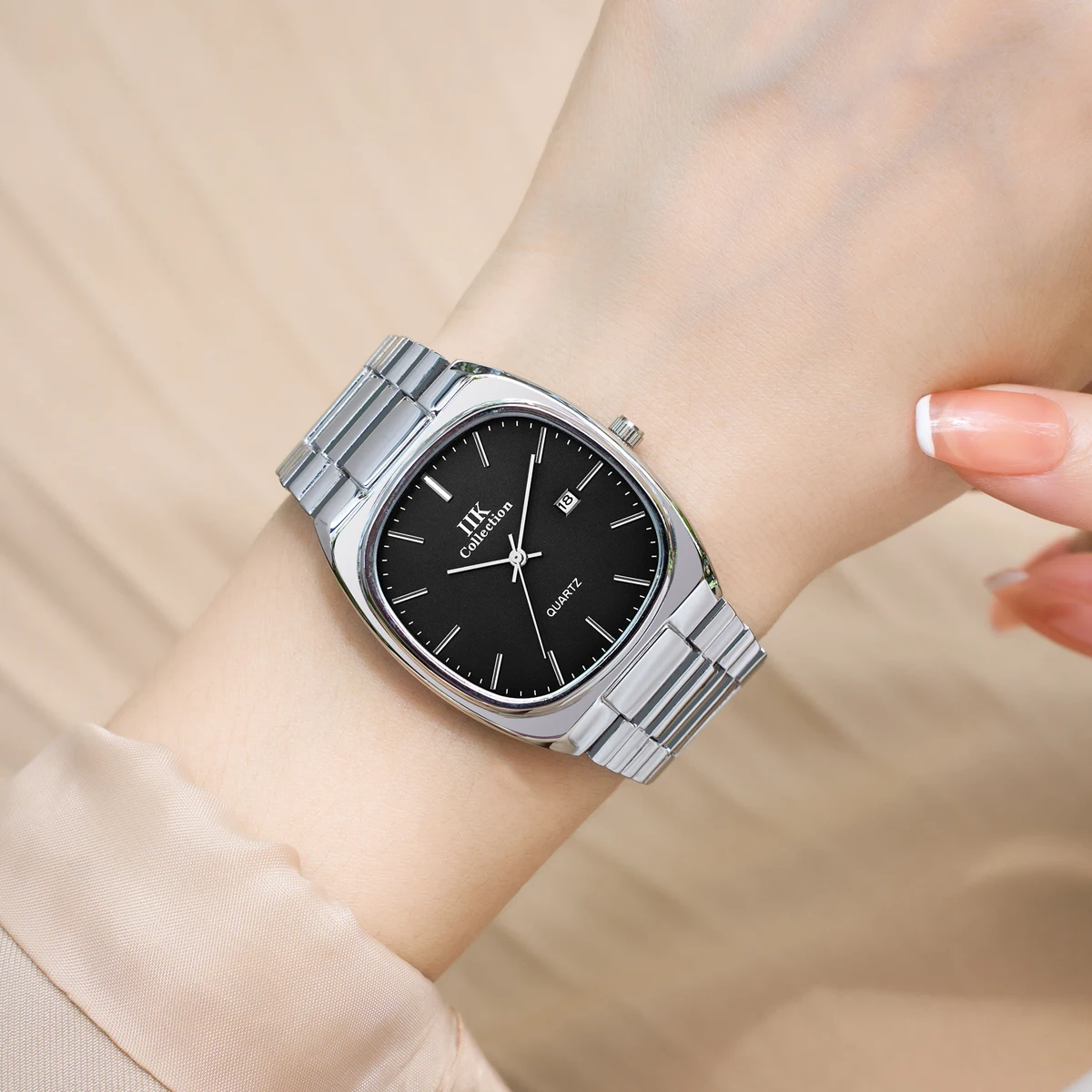 IIK 1388 Couple Watches Alloy Waterproof Calendar Luxurious Men Watches Quartz Lady Watch