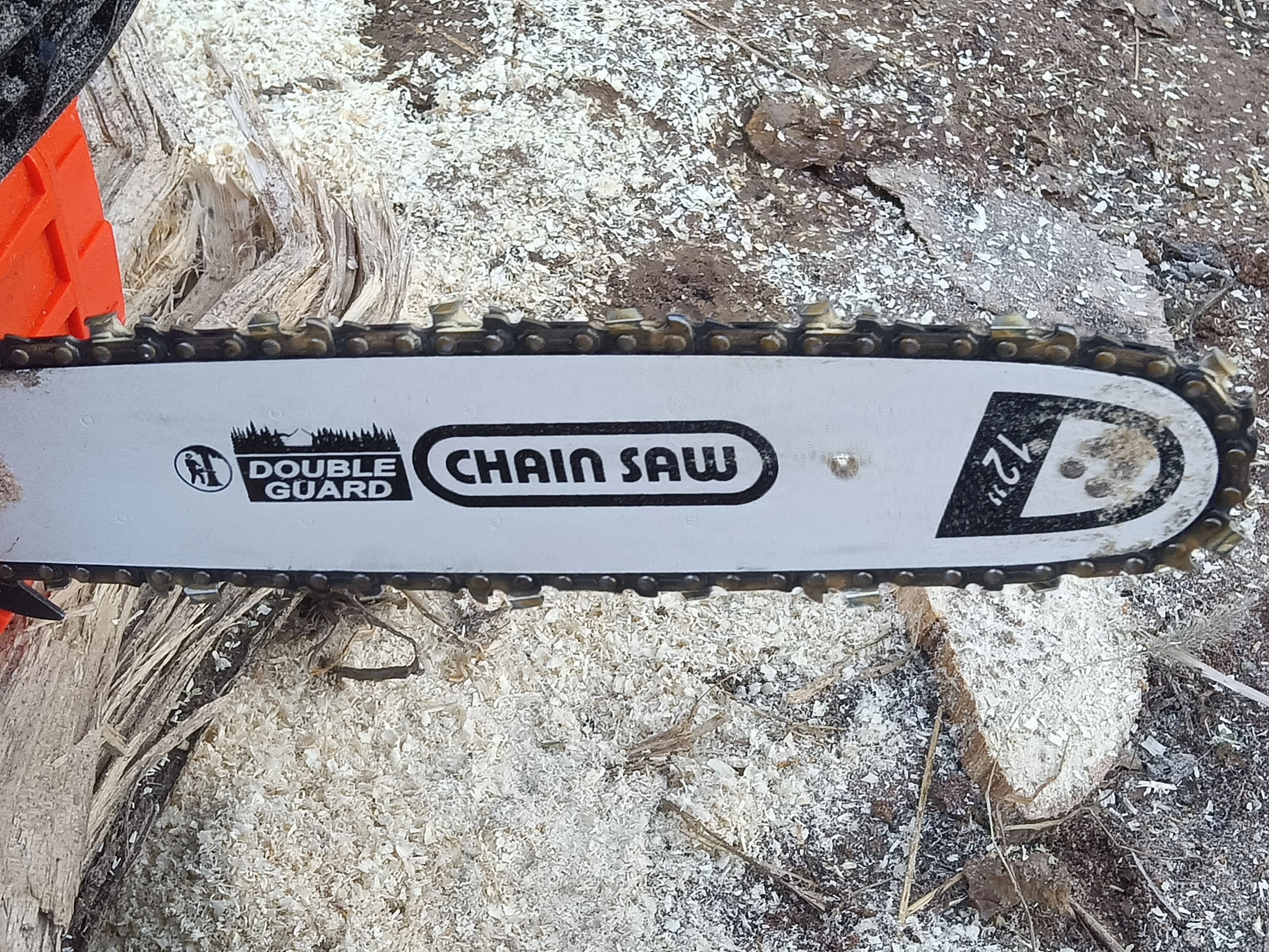 UM best seller gasoline chainsaw OEM garden machines high quality wood cutting machine chainsaw for sale
