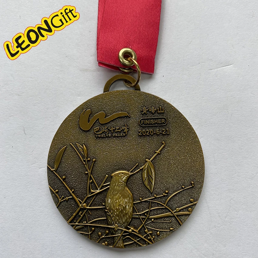 Custom Perspex Trophies And Medals Sports Manufactures Display Education Badminton Football Cup Soccer Medals And Trophies