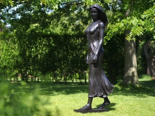 Modern famous life size garden casting bronze sexy lady statue copper female sculpture for sale