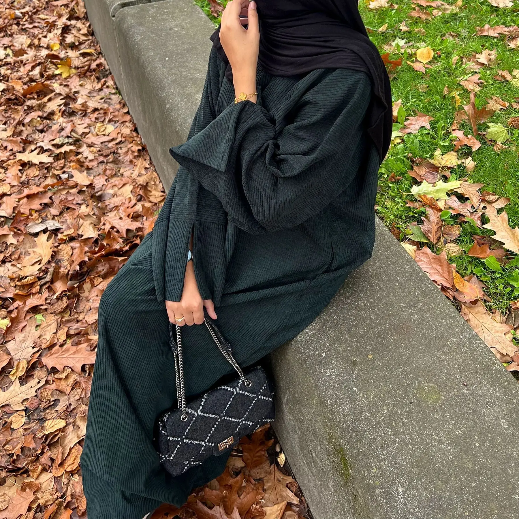 Yibaoli Manufacturer gray and green modern corduroy velvet winter dress islam abaya dubai women