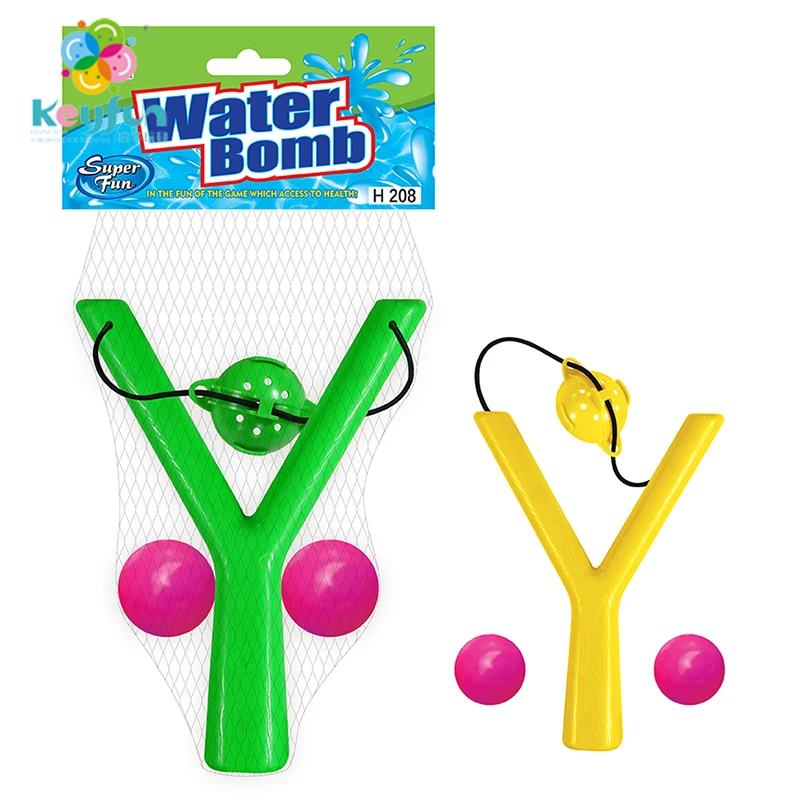 Factory direct sale outdoor hunting slingshot with water splash bomb ball plastic slingshot launcher shooting toys catapult