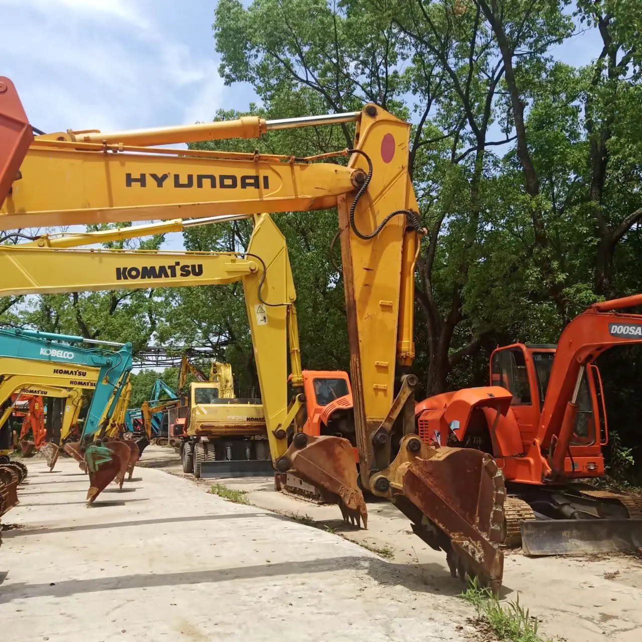 Hyundai 220-5 backhoe equipment Japanese used digger excavator machine with cheap price and spare parts for sale