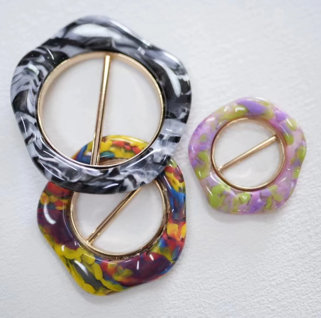 Brown Button Waist Buckle Arrival Wholesale Glitter Resin New Clip Buckles Plastic for Clothes Custom Desgin Elegant