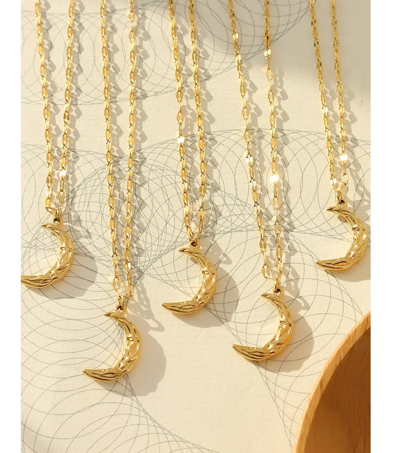 Retro Cute Design Moon Pendant Clavicle Chain Stainless Steel 18K Gold Plated Necklace