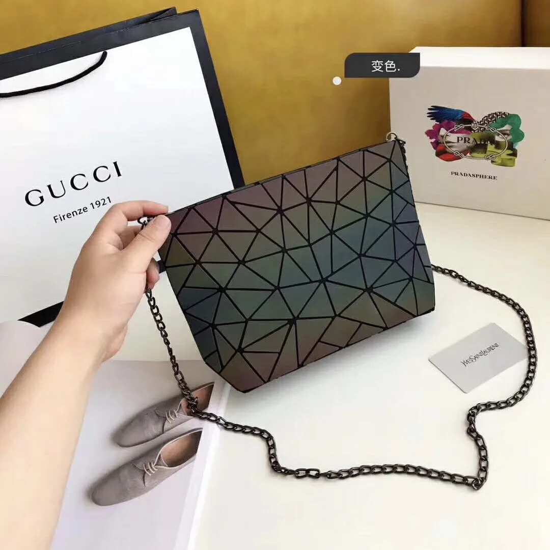 
Factory Price Wholesale Crossbody Geometric Design Shoulder Lattice Bag Fashion Shiny Color Change Multi-Colors 