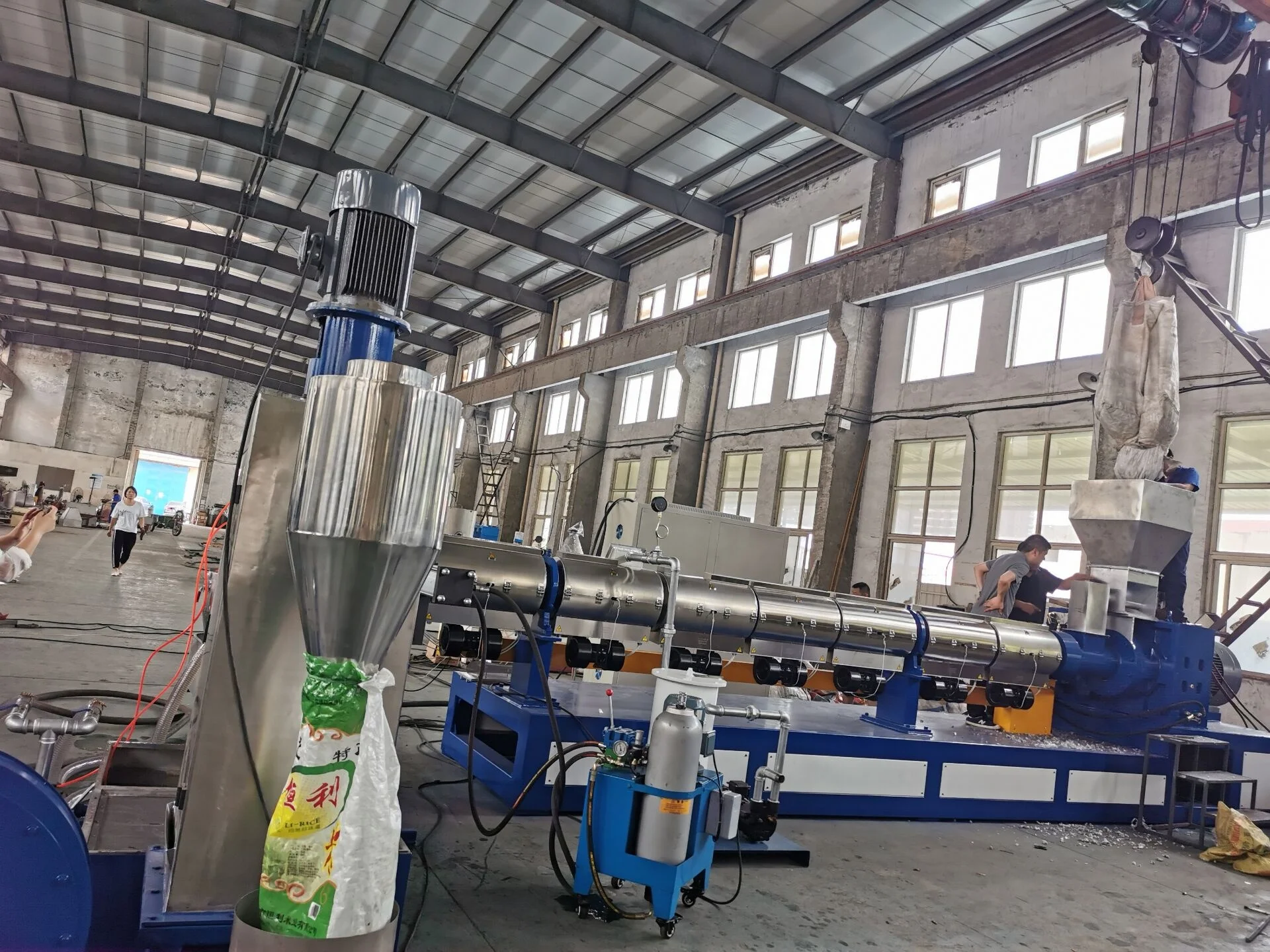 plastic polymers recycling granulating extruders  for PE/Polyethylene Films bags extrusion machine