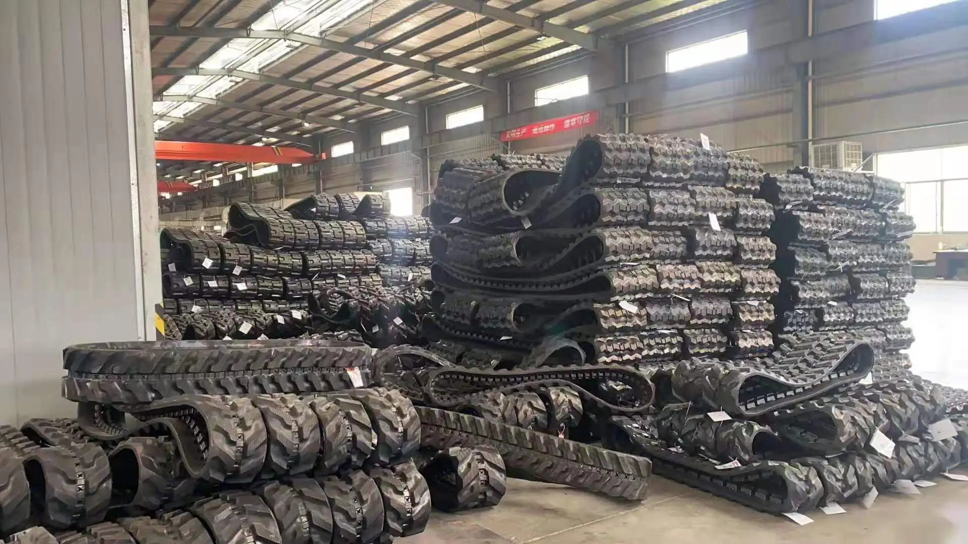 Резиновая цепь высокого качества резиновые гусеницы для 400x72 5x74 B320 x 86x49 B400 мини-экскаваторы