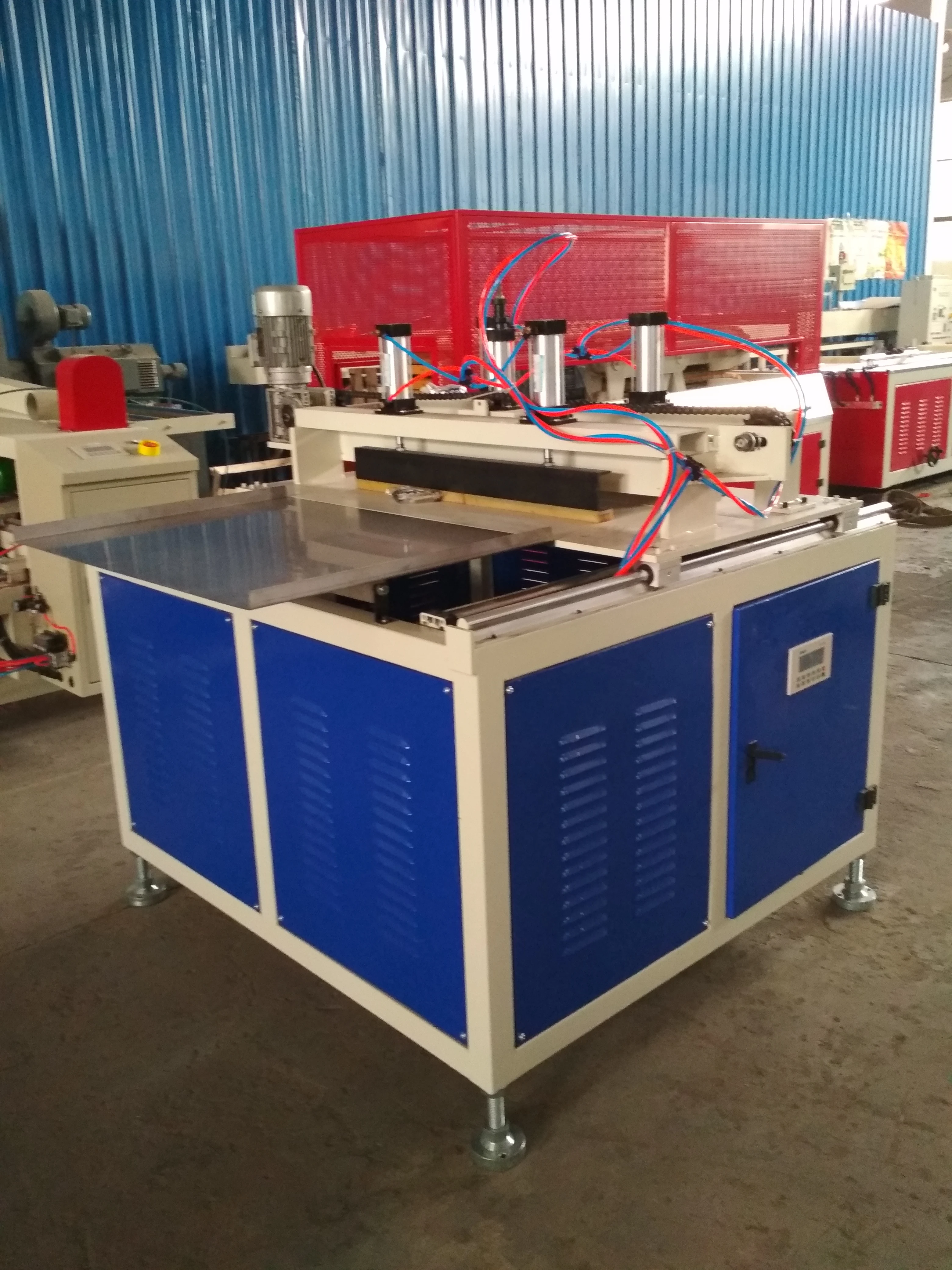 Plastic PVC gusset plate making machine
