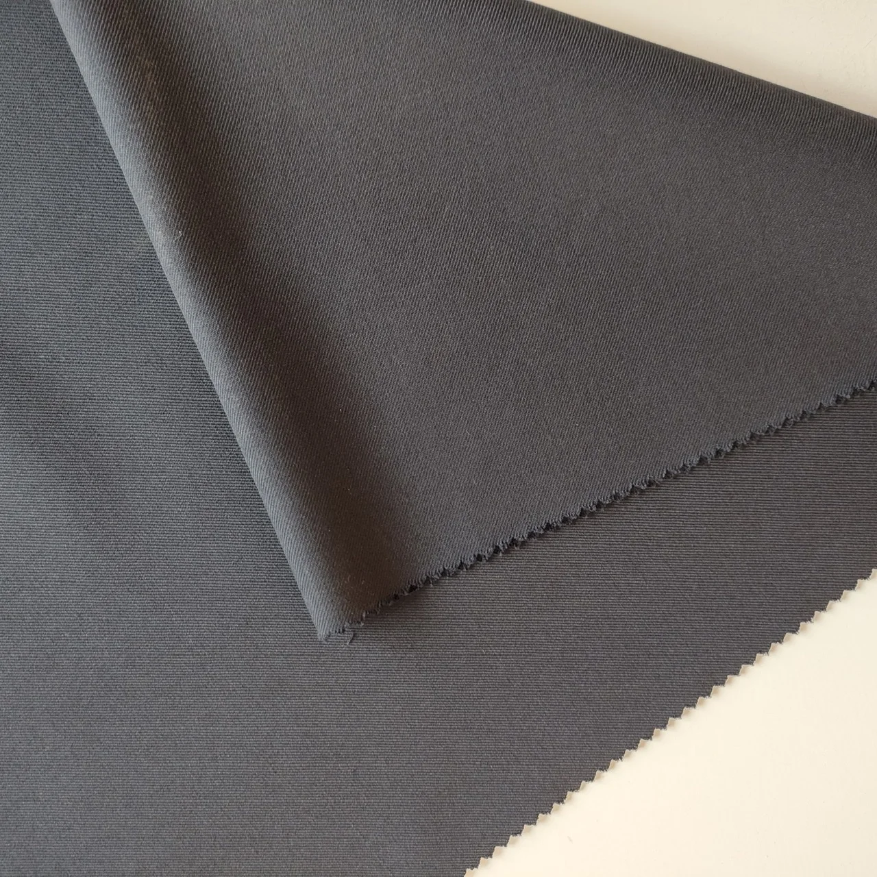 
High quality directly worsted wool fabric for making men suits 