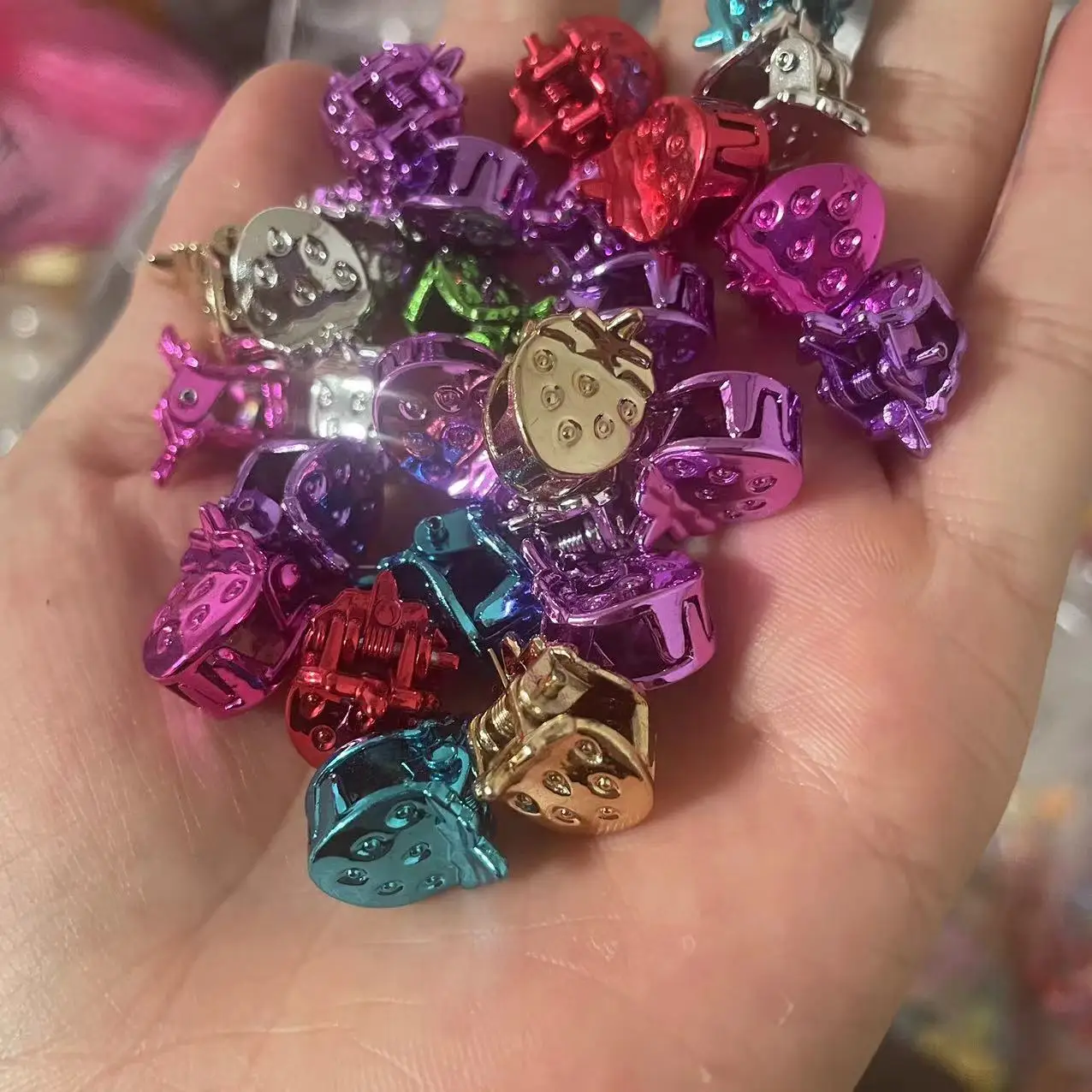 Mylulu 2000pcs Mini Hair Claw Clips for baby and girl Cute small Hair Accessories Hair Clip Pin Clamp Non Slip Tiny Plastic Clip