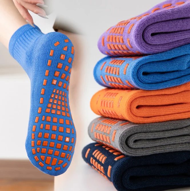 Non-Slip Skid Socks Yoga Socks with Grips Colorful Soft Sport Socks for Women Men