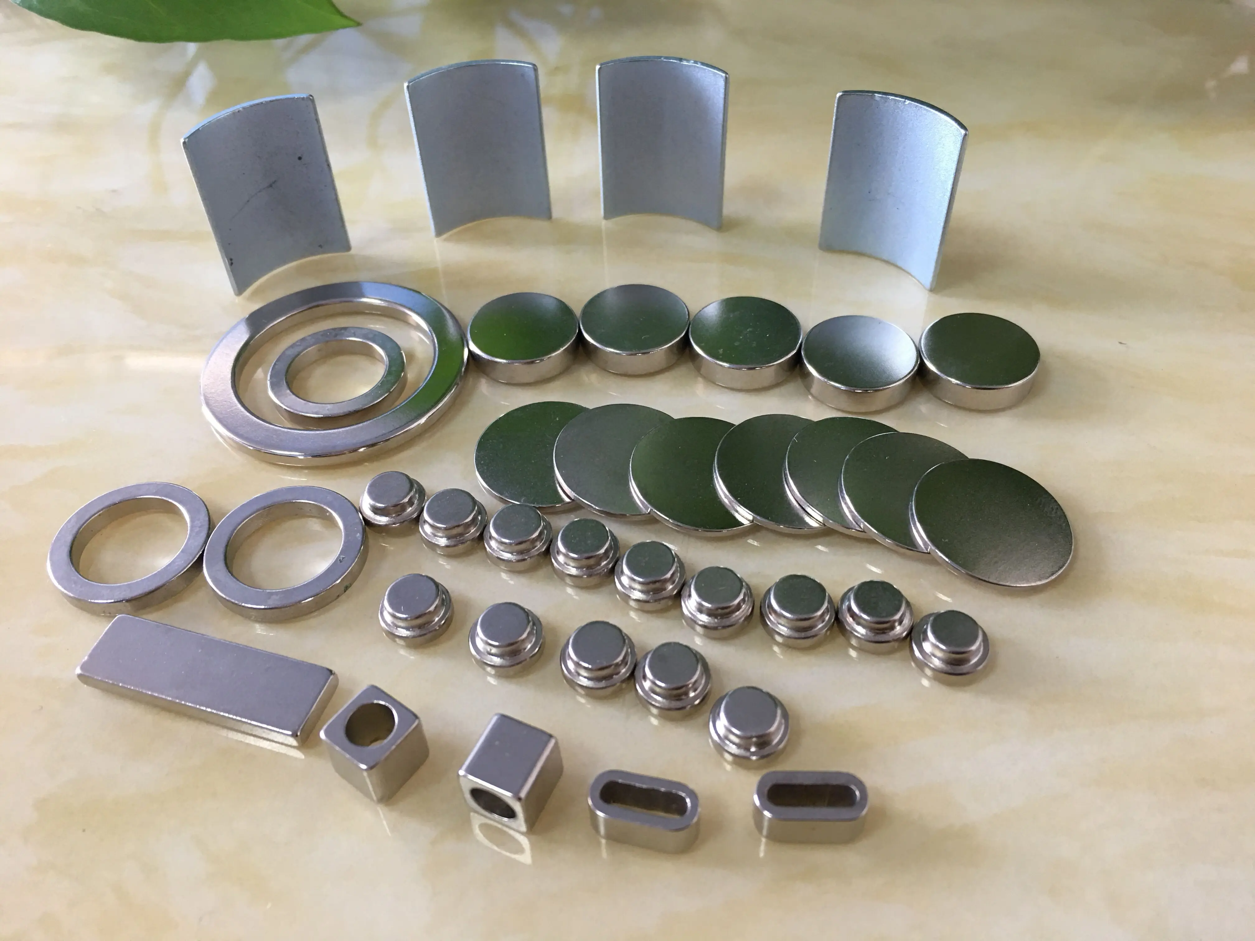 Ndfeb magnet toy gift box magnet acrylic display magnet manufacturers