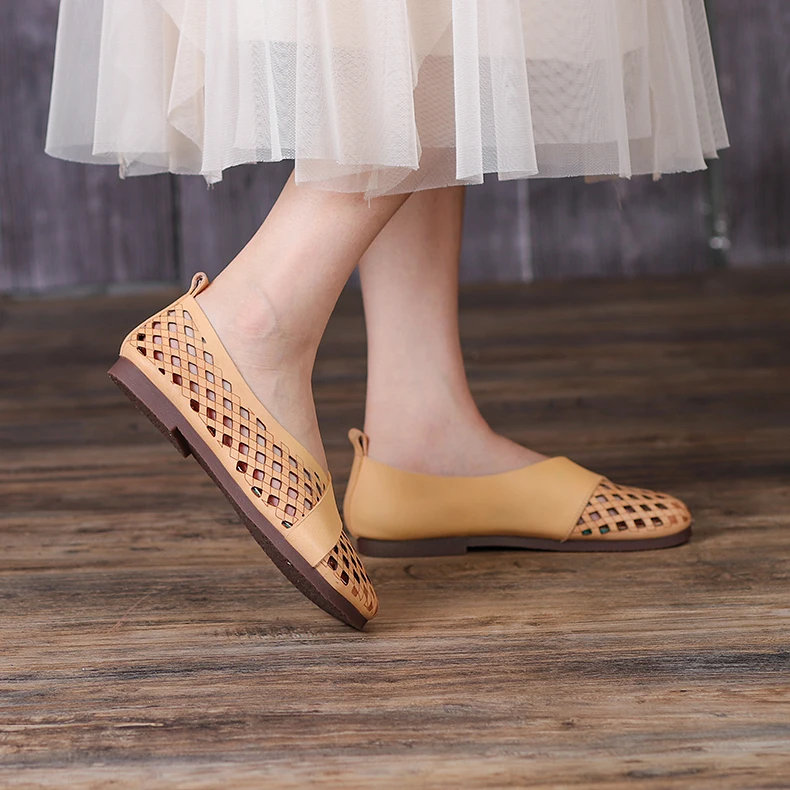 Ladies handmade genuine leather hollowed-out soft-soled color-polishing shoes