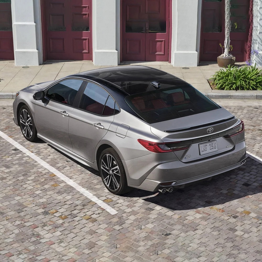 Deposit Cheap Used Cars 4-door 5-seater Sedan Mid-Size Car New Energy Vehicles Used Cars Toyota