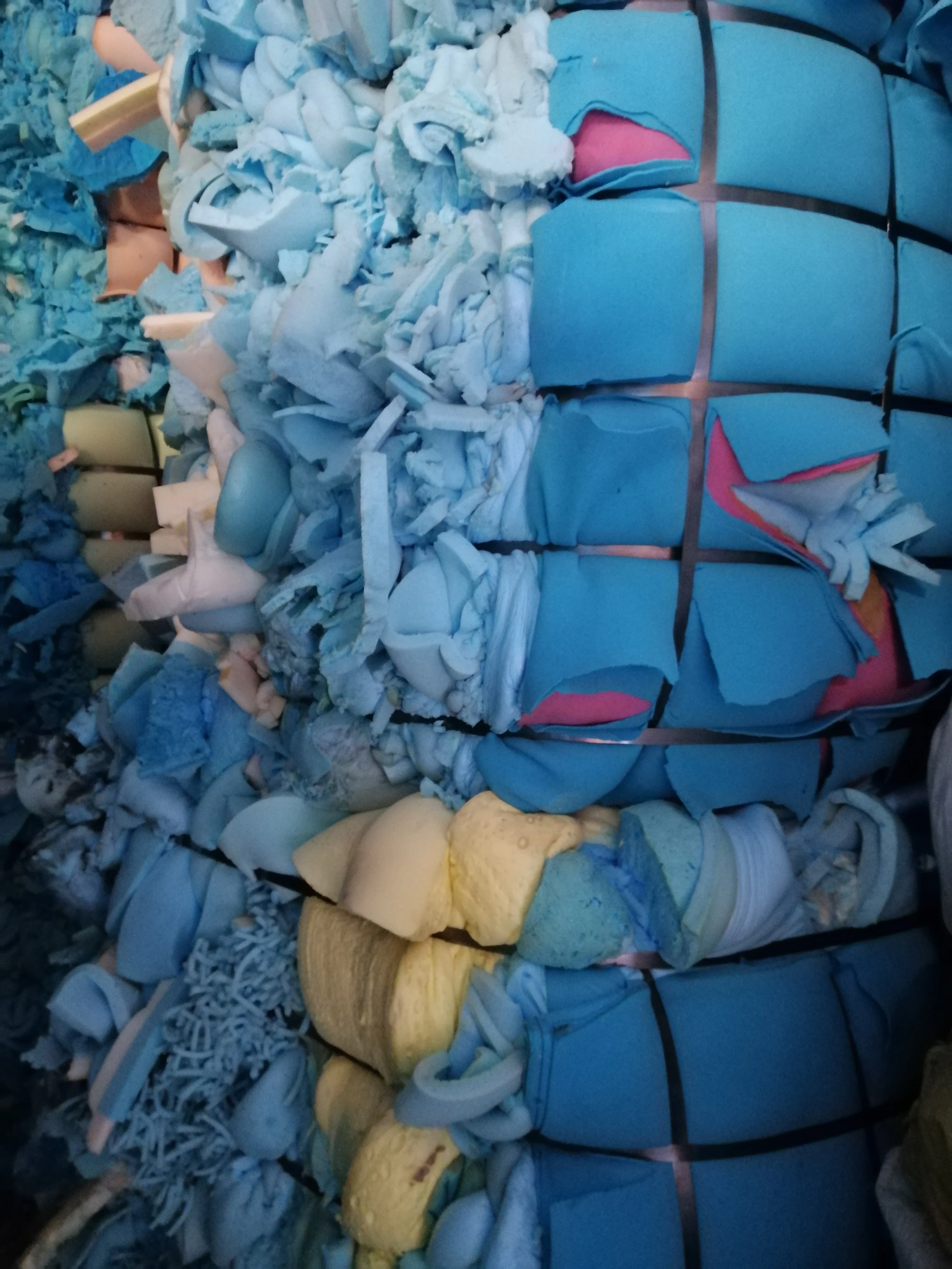 PU foam scrap sponge polyurethane spray foam compressed in bales rebound block waste pack scraps