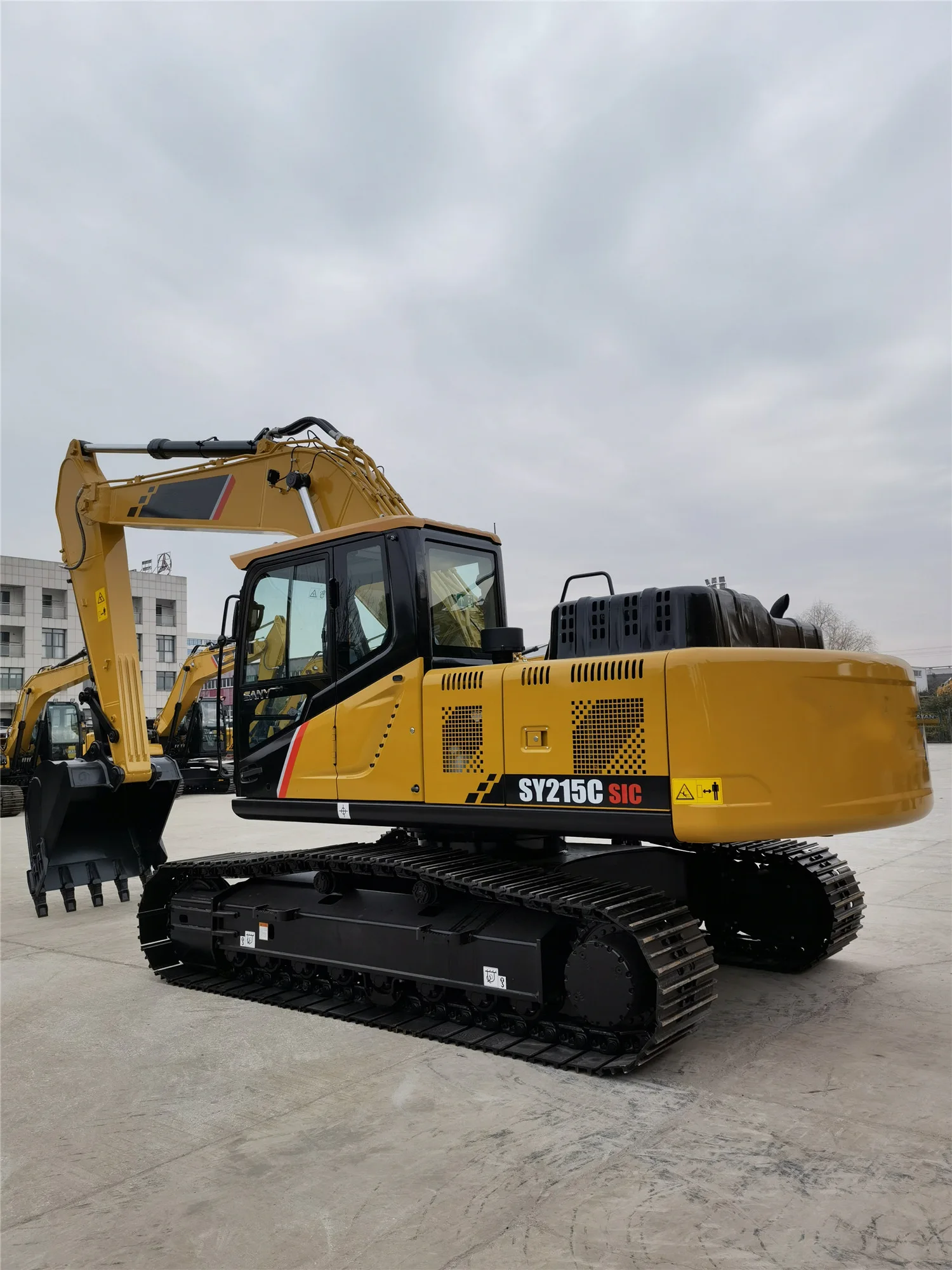China top brand 22 ton SY215C excavator with breaking hammer