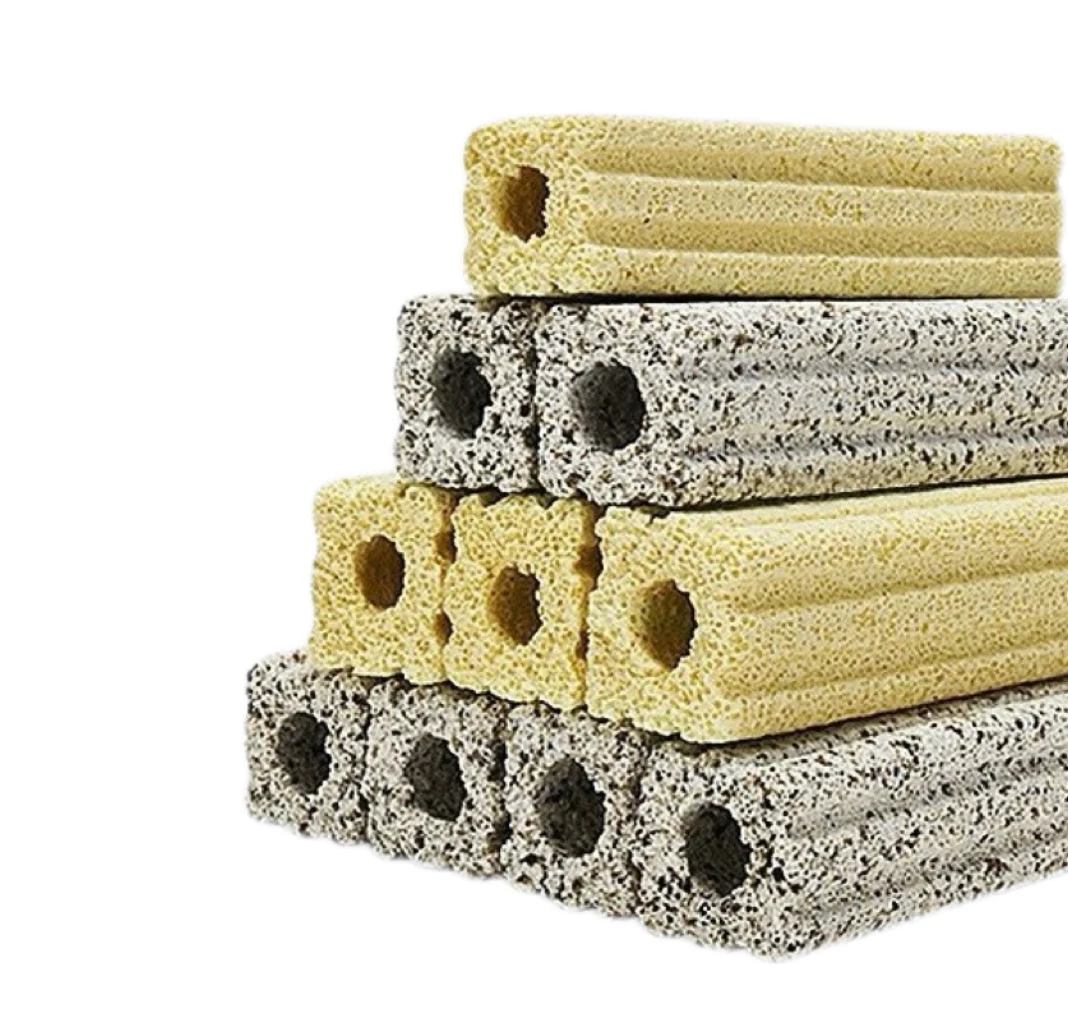 Fish tank filter material simulates natural ecology, strongly adsorbs and detoxifies filter bacteria