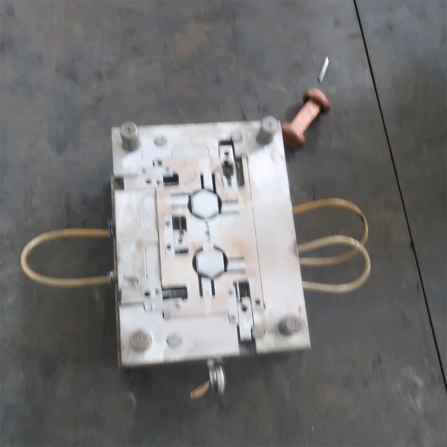 Injection Molded Components for Renewable Energy Systems Paint Bucket Molding Machine