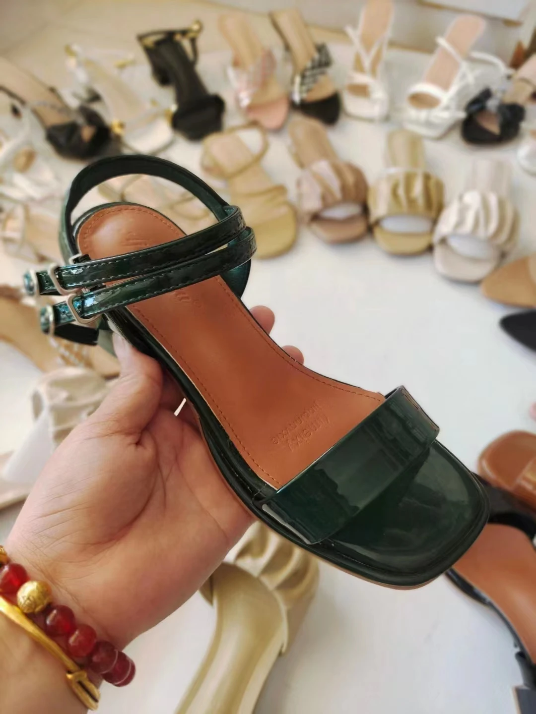 Китайская фабрика, босоножки большого размера на каблуке с открытым носком, обувь для женщин, оригинальный дизайн, смешанные стильные босоножки, есть в наличии