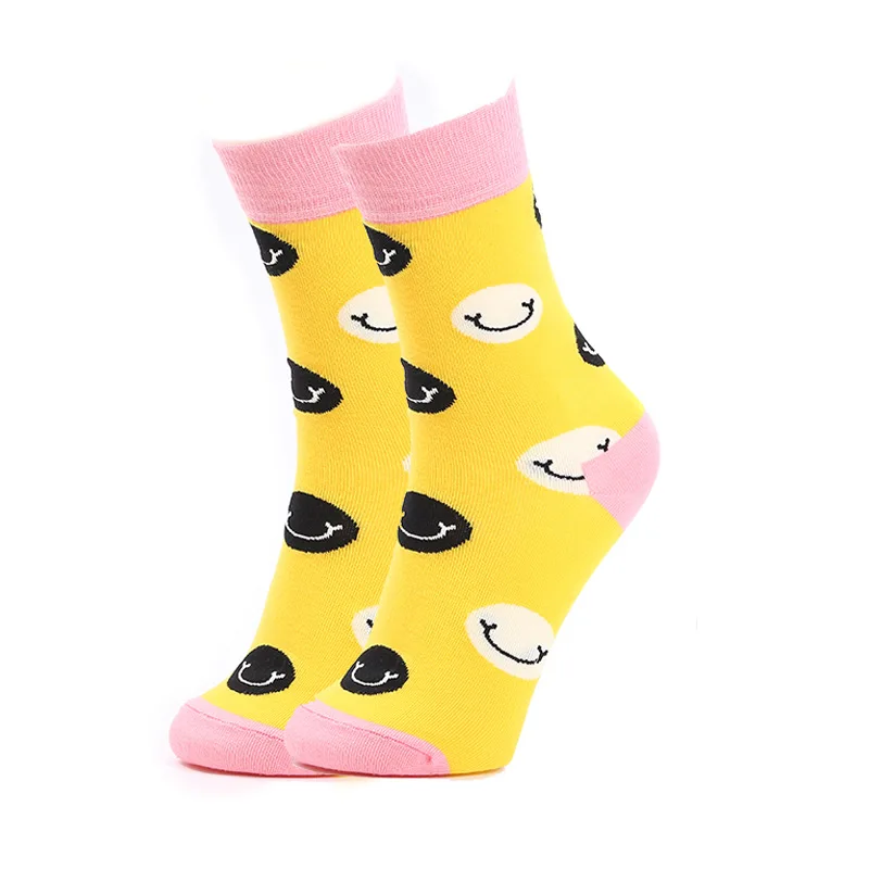 Selling well all over the world sustainable women smile funny socks
