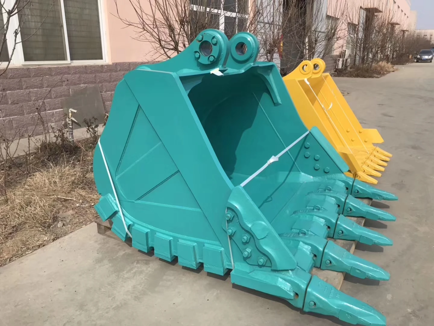 Excavator Bucket for EC220 DX300 SK220-5 CAT318