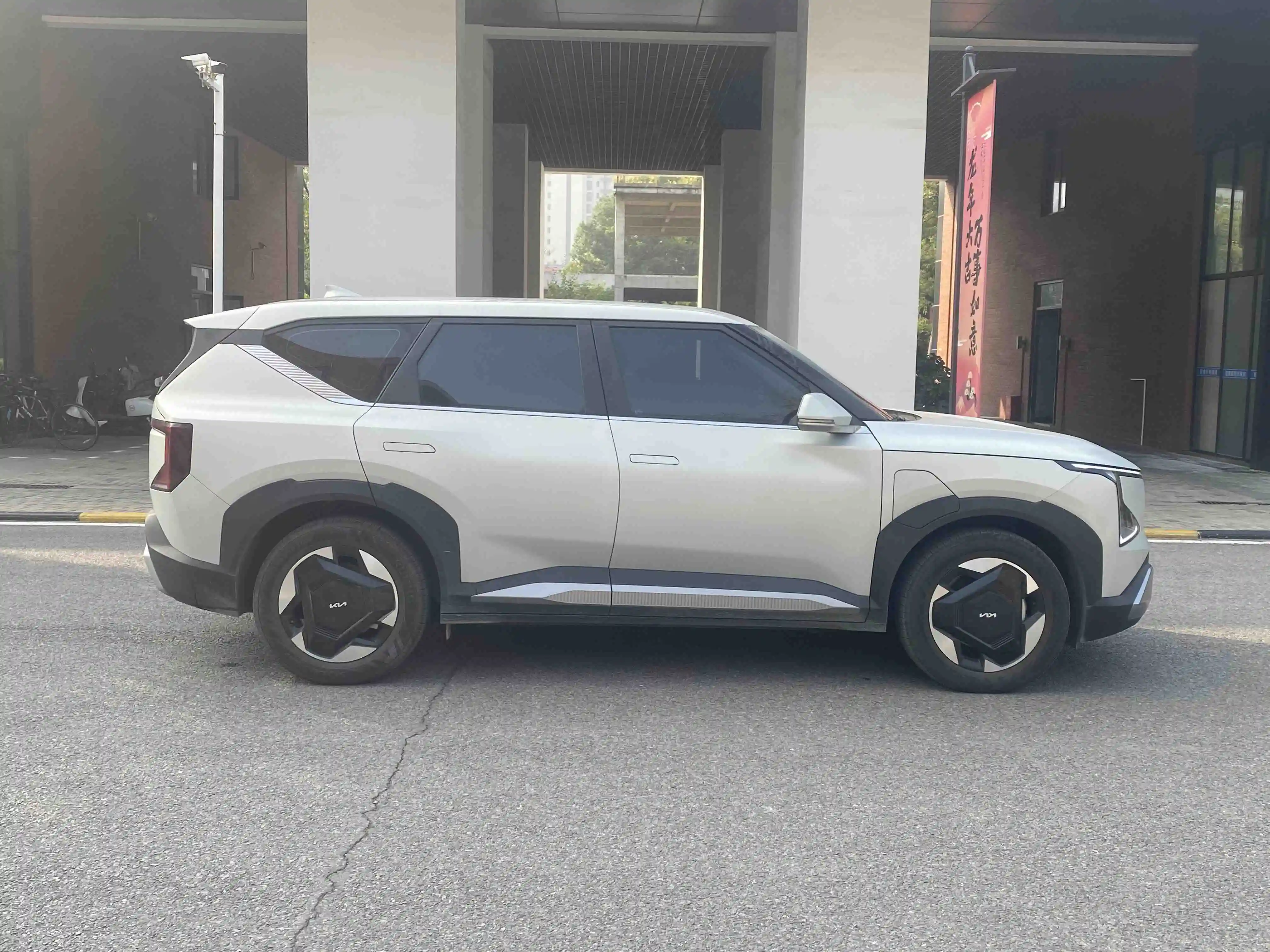 Поставщик от производителя Подержанный автомобиль высокое качество брендовая гарантия Kia Ev5 2024 530 свет