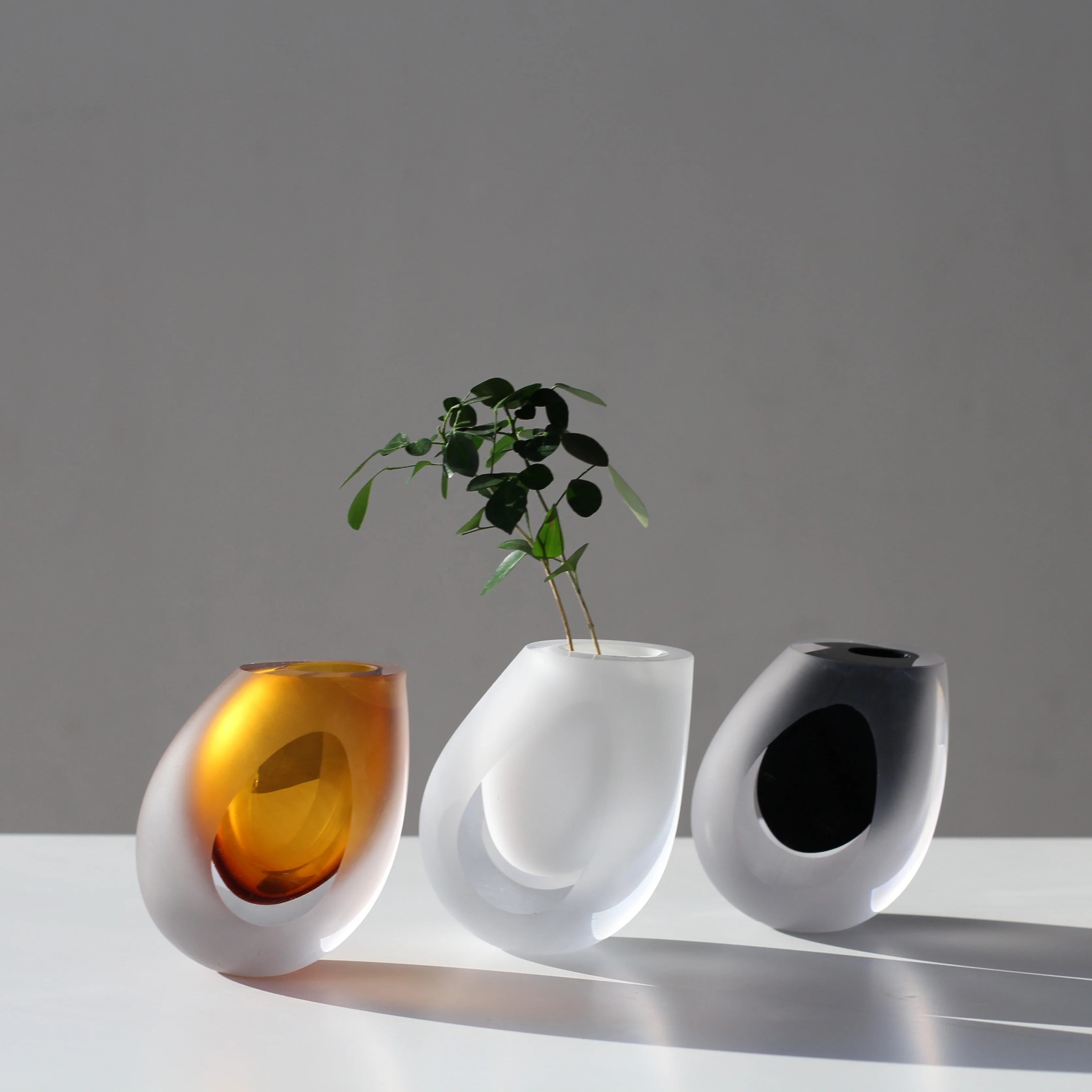 Bixuan Handmade Mouthblown Art Glass Vase Unique Bud Shape Design Home Table Decor Centerpieces High-end Heavy Small Glass Vases