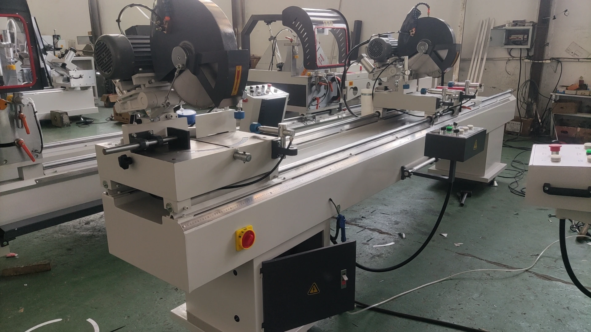 Industrial Automatic Window Door Miter Saw Deep Processing Double Head PVC Aluminum Cutting Machine