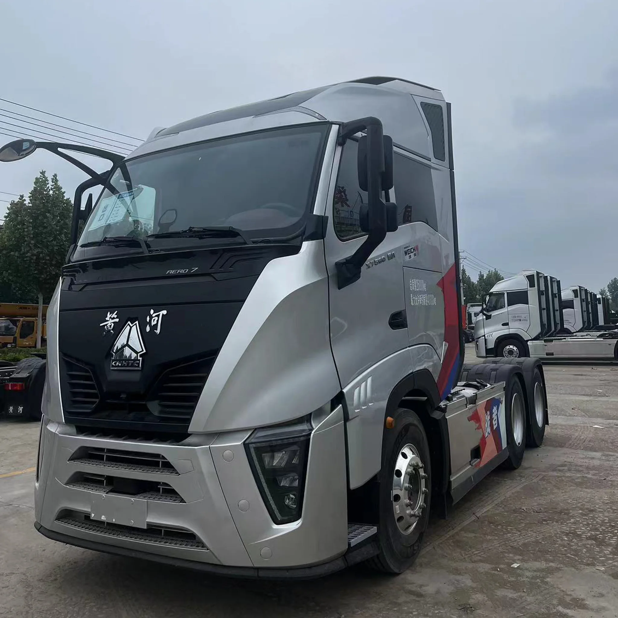 Hot Sale Tractor Huanghe X7 6X4 Euro 6 Fuel Gas Airbag Bridge Automatic Transmission