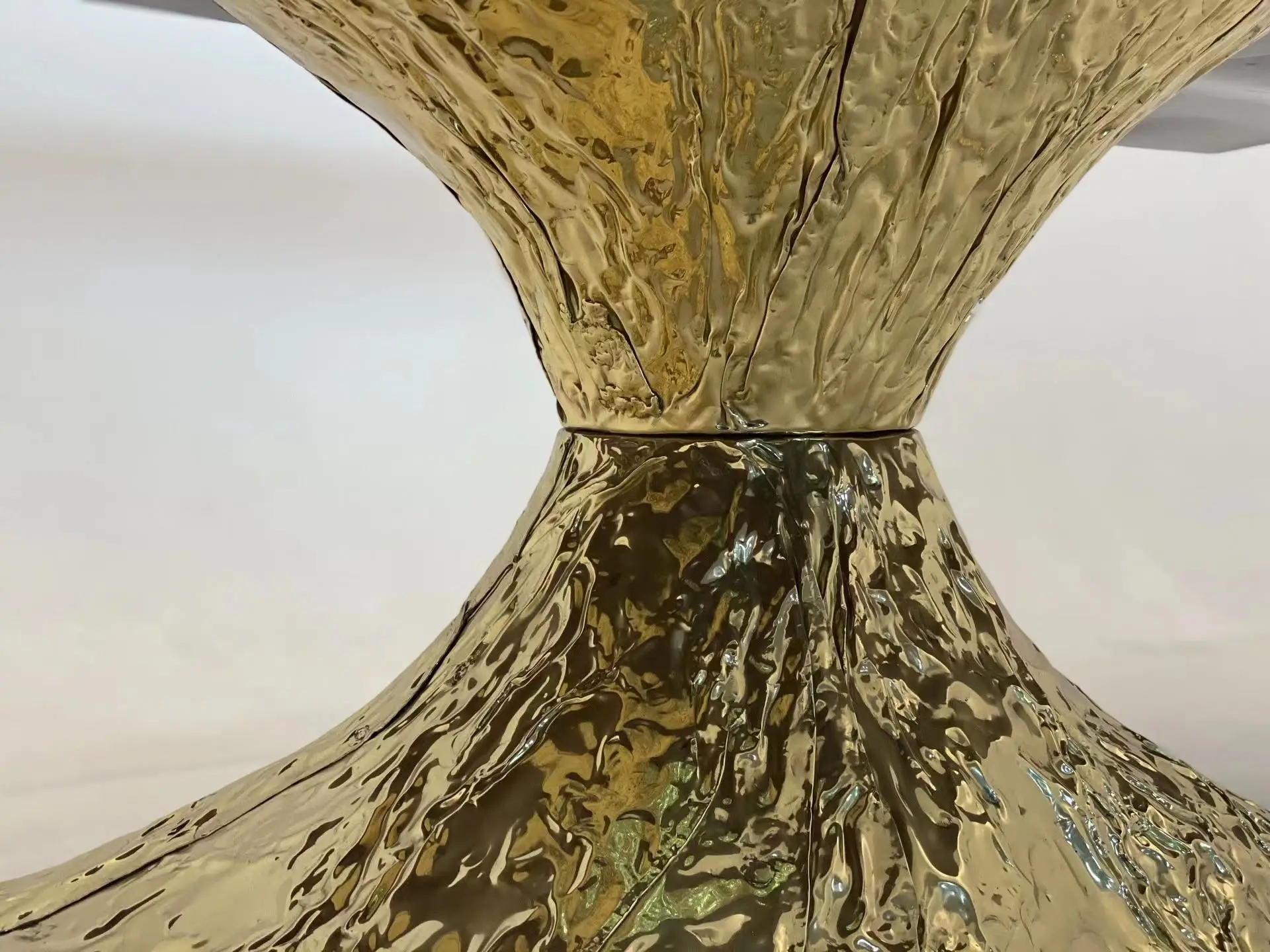 Hot Sale factory Direct  Italian Design Dining Table Metal Brass Dining Table Luxury Dinning Room Furniture Table