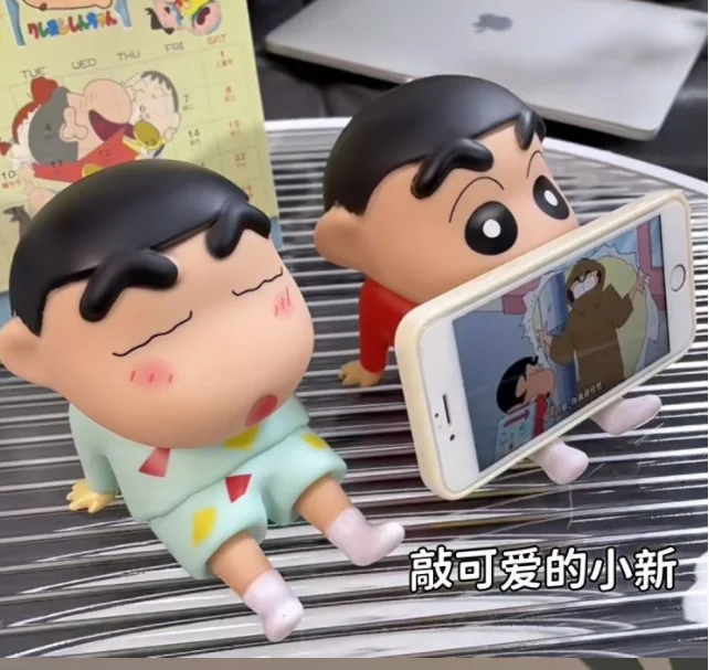 3D Cartoon Mobile Phone Support Holder Crayon Shin-Chan Cute Desktop Ornament Vinyl doll Art Toy Gift