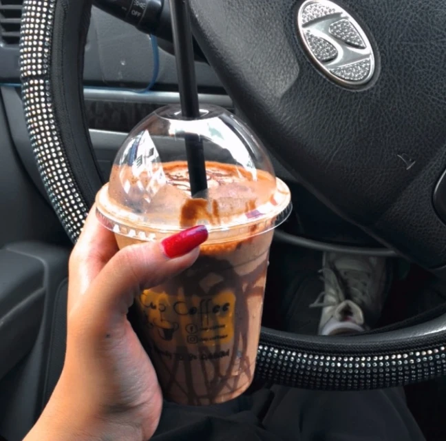 Wholesale Clear Pet Plastic Cups With Lids Disposable Cups With Straw Slot Lids For Cold Drinks